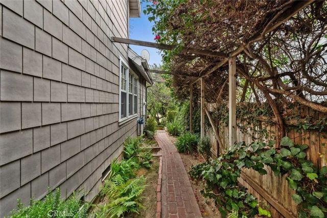 155 W Grandview, Sierra Madre, CA 91024
