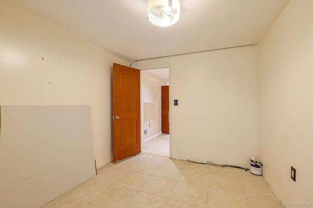 877 E 223rd Street, Bronx, NY 10466