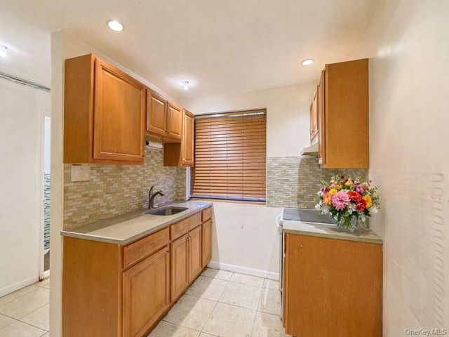 877 E 223rd Street, Bronx, NY 10466