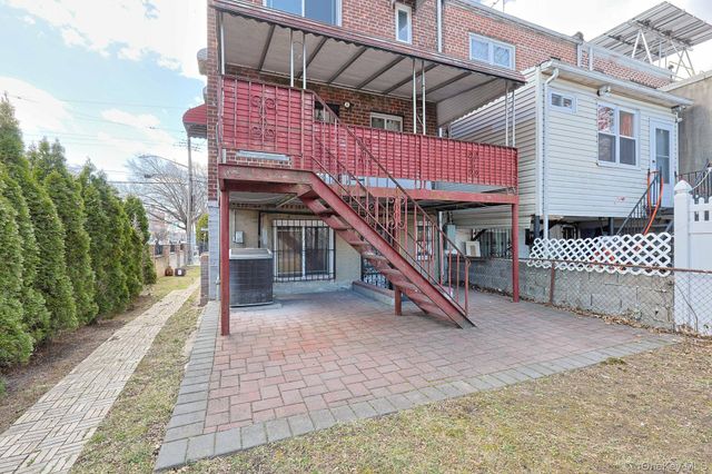 877 E 223rd Street, Bronx, NY 10466