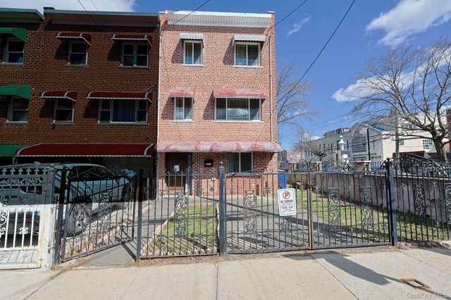 877 E 223rd Street, Bronx, NY 10466