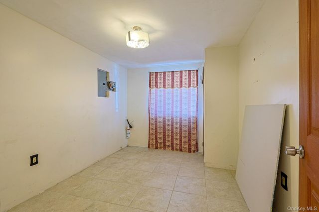 877 E 223rd Street, Bronx, NY 10466