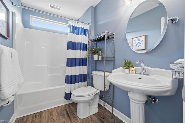 1620 Lockridge CT, Virginia Beach, VA 23454