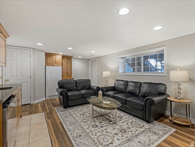 9714 S 575 E, Sandy, UT 84070