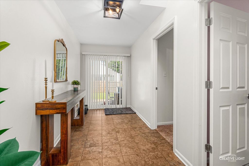 2330 Weatherford Lane, Naperville, IL 60565 — photo 3