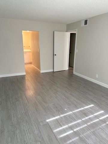 130 Cypress Club Drive Apt 323, Pompano Beach, FL 33060