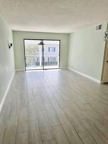 130 Cypress Club Drive Apt 323, Pompano Beach, FL 33060