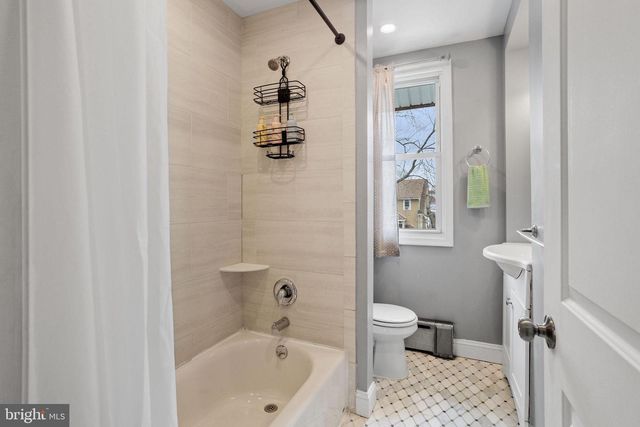 22 LEXINGTON AVE, Lansdowne, PA 19050