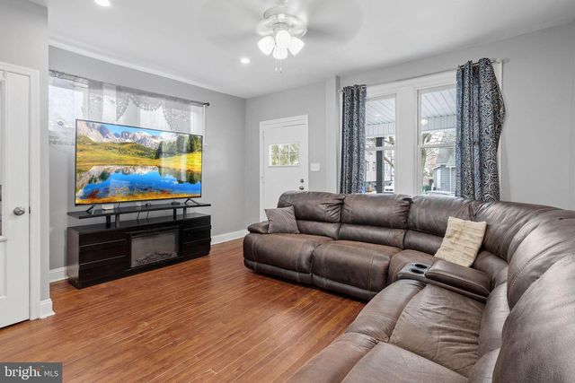 22 LEXINGTON AVE, Lansdowne, PA 19050