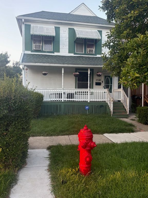 2528 Cochran Street, Blue Island, IL 60406