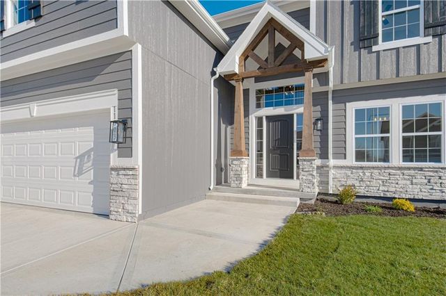 6004 NE 118th Street, Kansas City, MO 64156