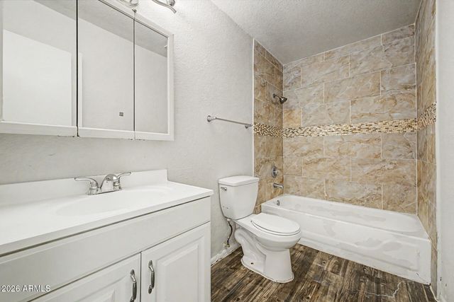 7619 W Clarendon Avenue, Phoenix, AZ 85033