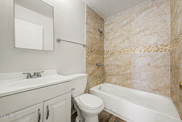 7619 W Clarendon Avenue, Phoenix, AZ 85033