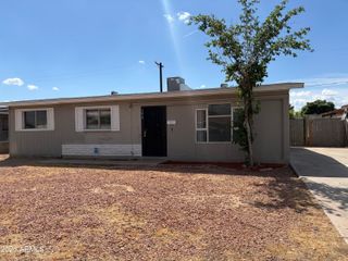 7619 W CLARENDON Avenue, Phoenix, AZ 85033