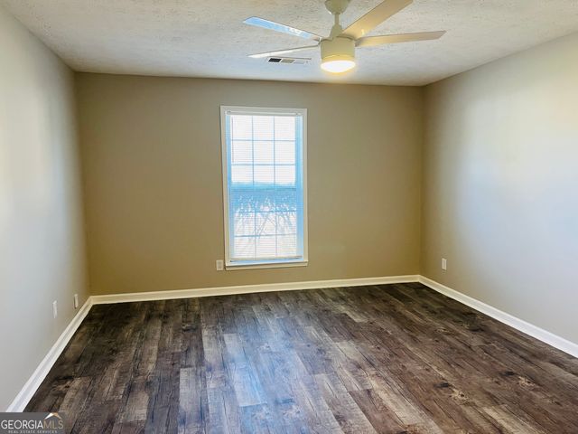 2890 Garnet Way, College Park, GA 30349