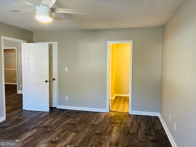 2890 Garnet Way, College Park, GA 30349