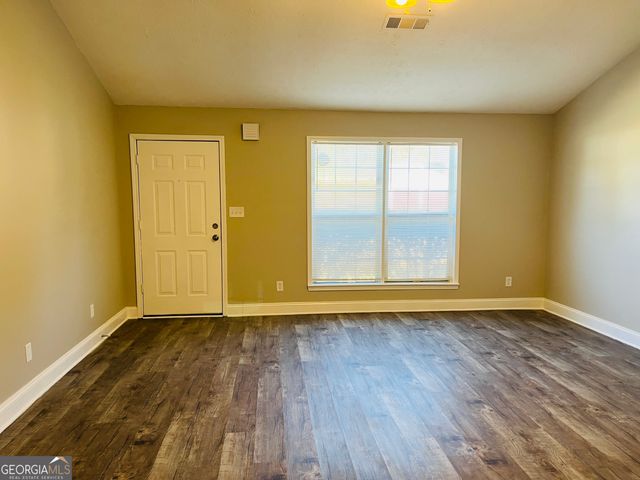 2890 Garnet Way, College Park, GA 30349