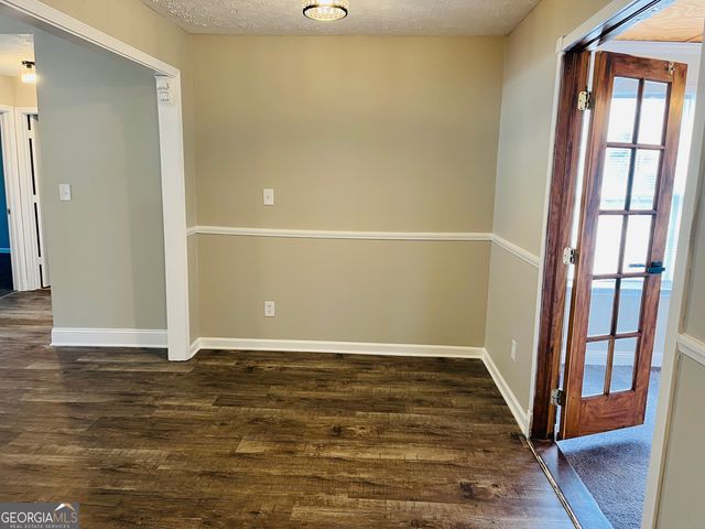 2890 Garnet Way, College Park, GA 30349