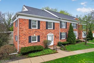 1460 Trailwood Path, Bloomfield Hills, MI 48301