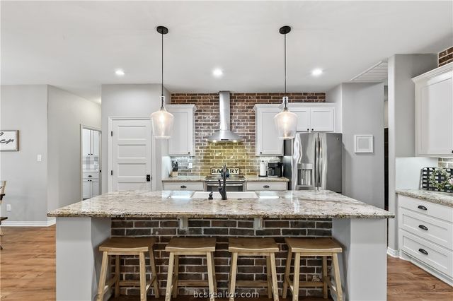 9669 Woodview Drive, College Station, TX 77845