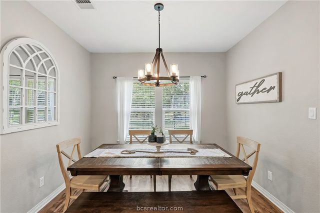 9669 Woodview Drive, College Station, TX 77845