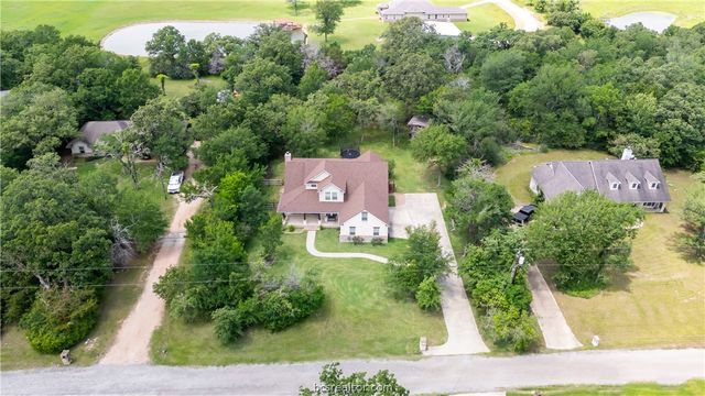 9669 Woodview Drive, College Station, TX 77845