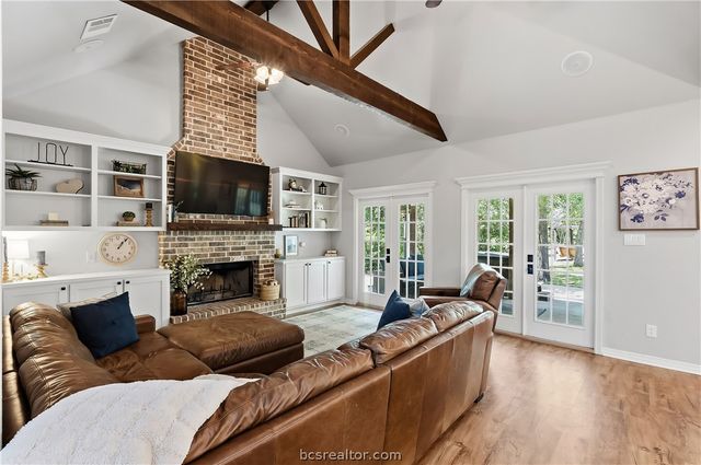 9669 Woodview Drive, College Station, TX 77845