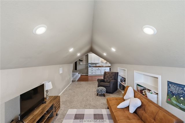 9669 Woodview Drive, College Station, TX 77845