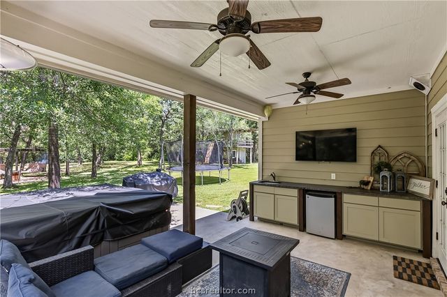9669 Woodview Drive, College Station, TX 77845