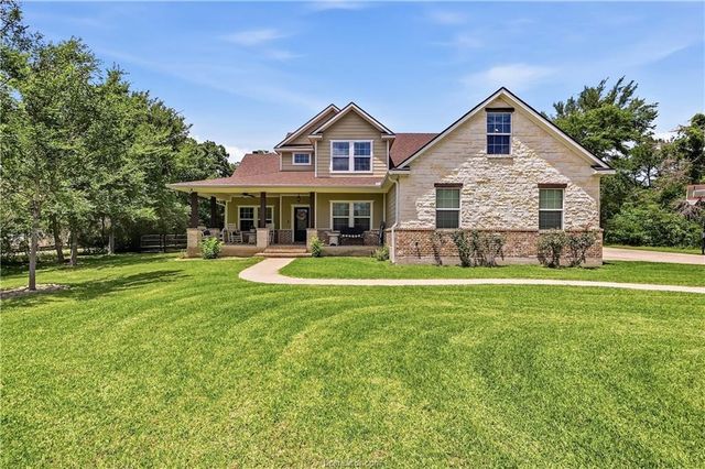 9669 Woodview Drive, College Station, TX 77845