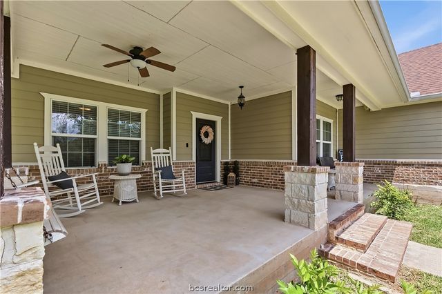 9669 Woodview Drive, College Station, TX 77845