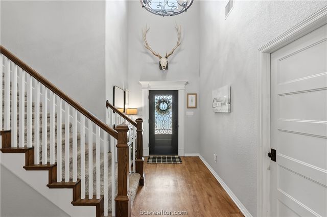 9669 Woodview Drive, College Station, TX 77845