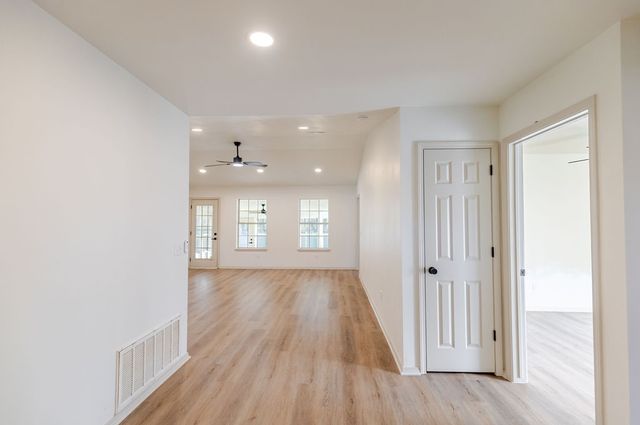 1729 Oxford Place, Springdale, AR 72764