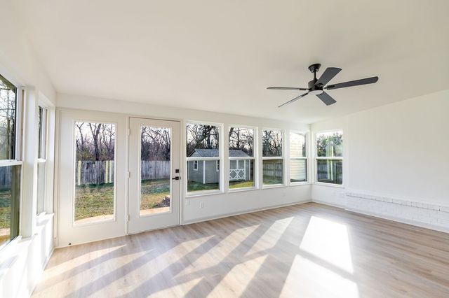 1729 Oxford Place, Springdale, AR 72764