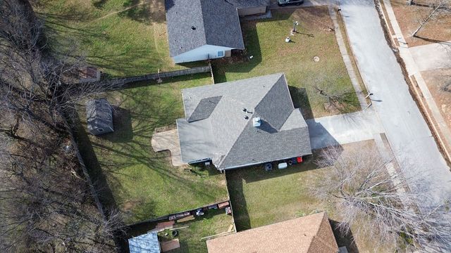 1729 Oxford Place, Springdale, AR 72764