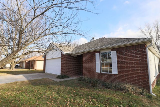 1729 Oxford Place, Springdale, AR 72764