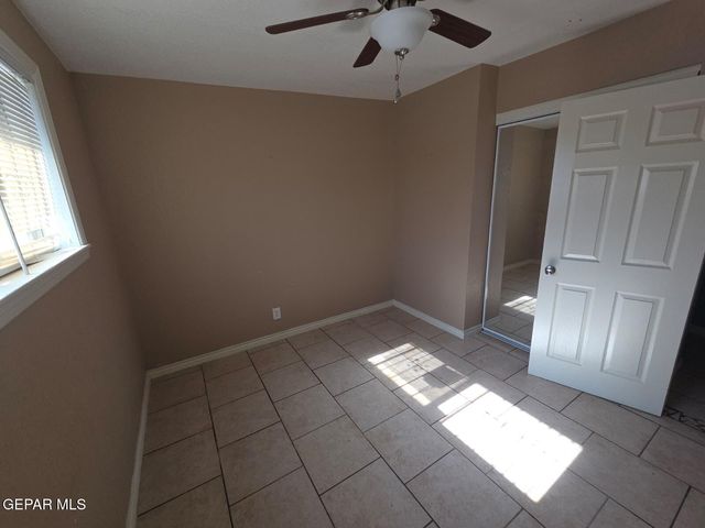 9425 GSCHWIND Street, El Paso, TX 79924