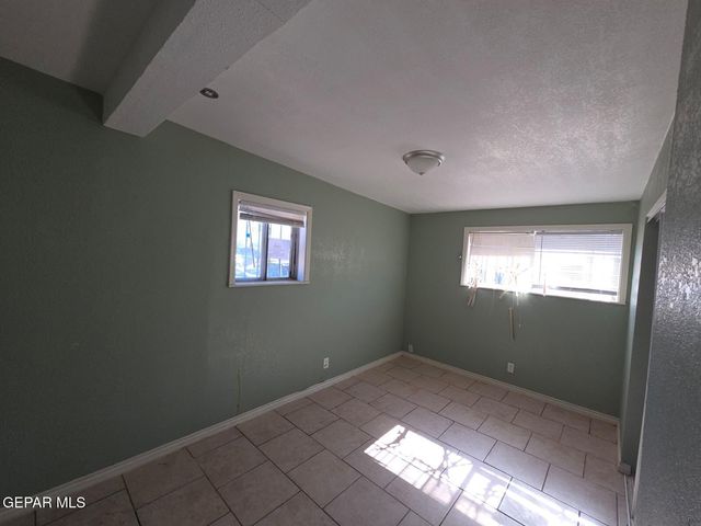 9425 GSCHWIND Street, El Paso, TX 79924