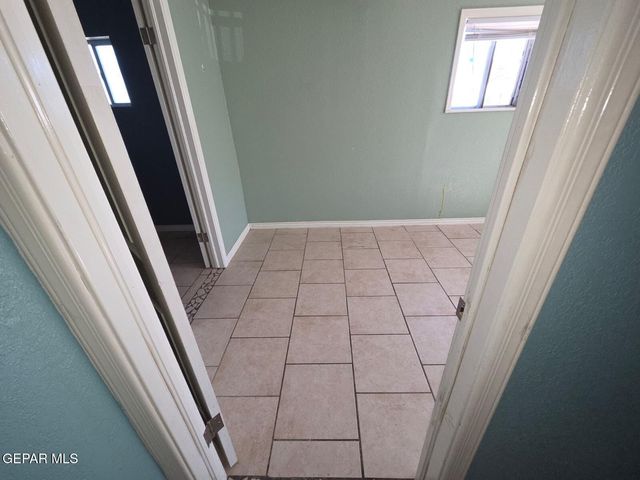 9425 GSCHWIND Street, El Paso, TX 79924