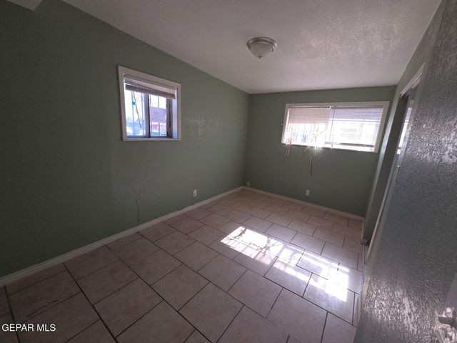 9425 GSCHWIND Street, El Paso, TX 79924
