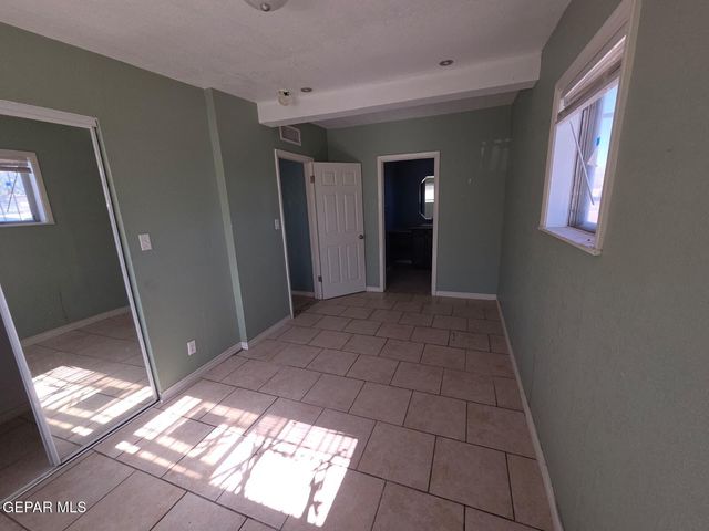 9425 GSCHWIND Street, El Paso, TX 79924