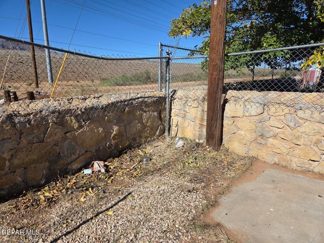 9425 GSCHWIND Street, El Paso, TX 79924