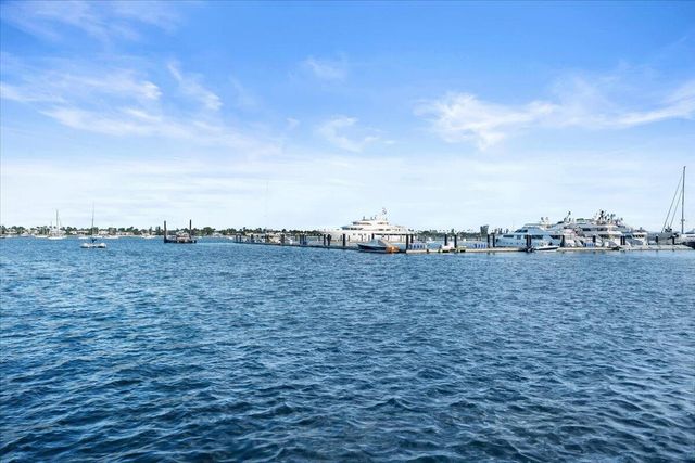 4500 N Flagler Drive D16, West Palm Beach, FL 33407