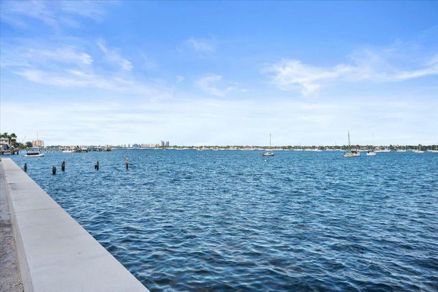 4500 N Flagler Drive D16, West Palm Beach, FL 33407