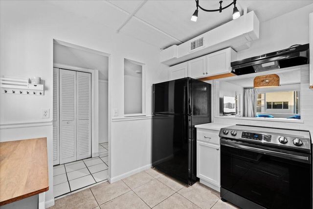 4500 N Flagler Drive D16, West Palm Beach, FL 33407