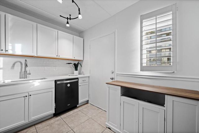 4500 N Flagler Drive D16, West Palm Beach, FL 33407