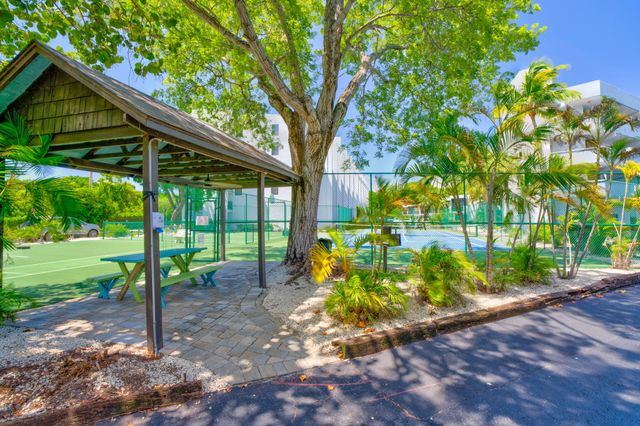 104350 Overseas Hwy Apt B203, Key Largo, FL 33037