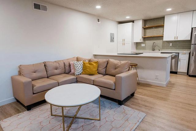 2600 Penny LN 112, Austin, TX 78757