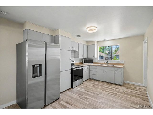 1785 Florence St, Aurora, CO 80010