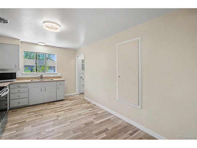 1785 Florence St, Aurora, CO 80010